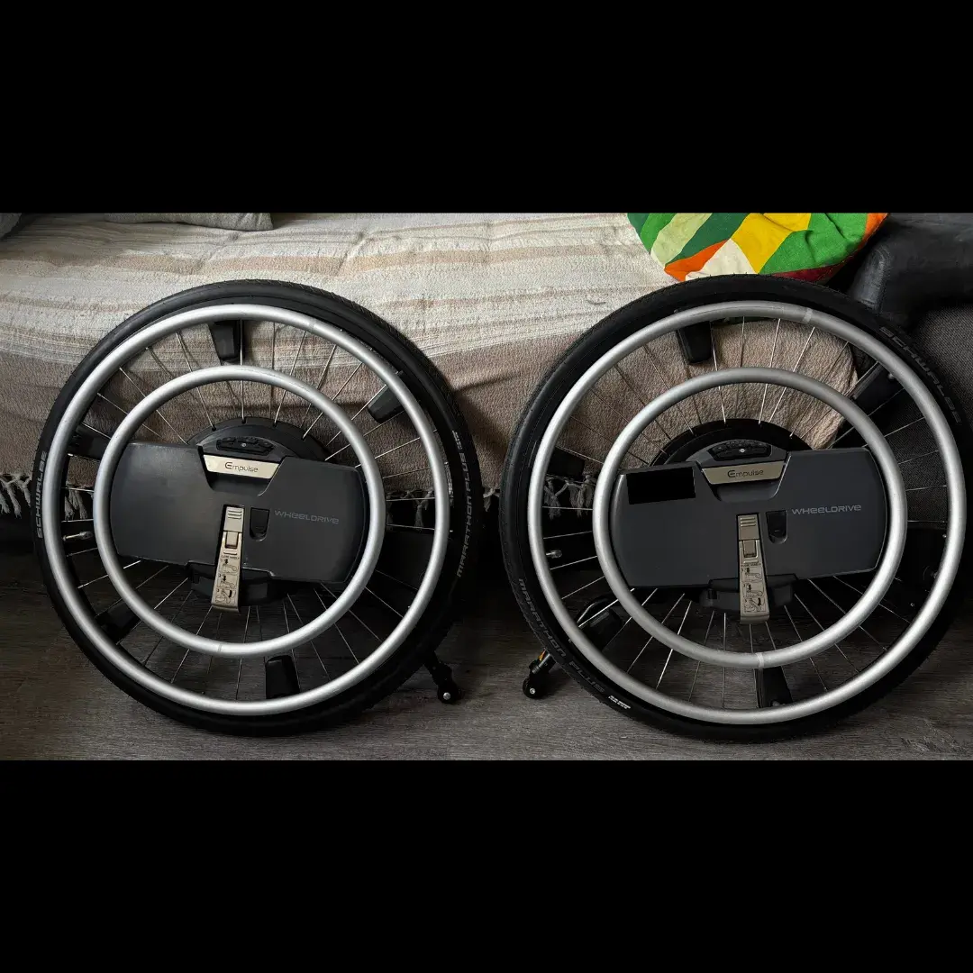 Paire de roues motrices électriques Empulse Wheeldrive, aluminium/caoutchouc noir et argenté,