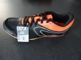 Chaussure à pointes d'athlétisme polyvalentes At Start neuve - pied gauche uniquement - Taille 40 (US 7.5)