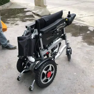Electric wheelchair